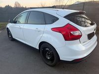 Gebraucht Ford Focus Trend 86 PS (63 kW) 2014 Weiß Limousine