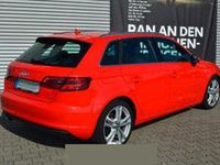 Gebraucht Audi A3 Ambition 150 PS (110 kW) 2014 Rot Limousine