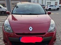 Gebraucht Renault Clio III 75 PS (55 kW) 2010 Rot Limousine