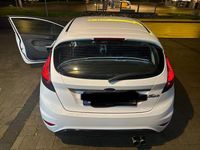 Gebraucht Ford Fiesta 82 PS (60 kW) 2010 Weiß Kleinwagen