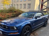 Second-hand Ford Mustang 213 CP (156 kW) 2008 Albastru Cabrio