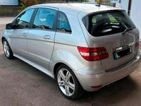 Gebraucht Mercedes B200 198 PS (145 kW) 2009 Silber Van / Kleinbus