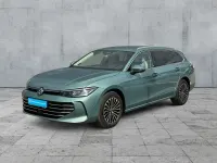 Gebraucht VW Passat Elegance 150 PS (110 kW) 2025 Maripositgrün metallic Kombi