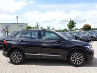 Gebraucht VW Tiguan Life 150 PS (110 kW) 2023 Deep black perleffekt SUV