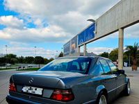 Gebraucht Mercedes E500 326 PS (239 kW) 1991 Grau Limousine