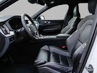Gebraucht Volvo XC60 Plus 250 PS (183 kW) 2023 Weiß SUV