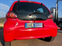 Gebraucht Toyota Aygo 68 PS (50 kW) 2010 Rot Kleinwagen