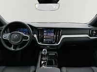 Gebraucht Volvo V60 Plus 398 PS (292 kW) 2024 Crystal white pearl / metallic Kombi
