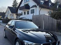 Gebraucht BMW 318 143 PS (105 kW) 2013 Schwarz Limousine
