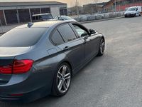 Gebraucht BMW 330 258 PS (189 kW) 2013 Grau Limousine