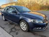 Gebraucht VW Passat 105 PS (77 kW) 2012 Blau Limousine