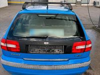 Gebraucht Volvo V40 Comfort 116 PS (85 kW) 2001 Blau Kombi