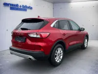 Gebraucht Ford Kuga Titanium 150 PS (110 kW) 2022 Lucid red metallic SUV