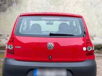 Gebraucht VW Fox 54 PS (39 kW) 2005 Rot Kleinwagen