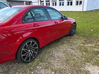 Gebraucht Mercedes C200 184 PS (135 kW) 2012 Rot Limousine
