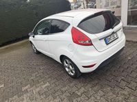 Gebraucht Ford Fiesta Titanium 82 PS (60 kW) 2011 Limousine