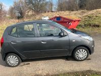 Gebraucht Hyundai i10 Edition 69 PS (50 kW) 2013 Grau Kleinwagen