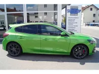 Gebraucht Ford Focus ST 280 PS (205 kW) 2022 Mean green metallic (metallic) Limousine