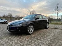 Gebraucht Alfa Romeo 147 105 PS (77 kW) 2008 Schwarz Kleinwagen