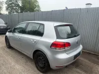 Second-hand VW Golf VII Trendline 105 CP (77 kW) 2012 Argintiu Berlinǎ
