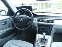 Gebraucht BMW 325 218 PS (160 kW) 2005 Blau metallic Limousine