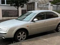 Gebraucht Ford Mondeo Ghia 170 PS (125 kW) 2002 Silber Limousine