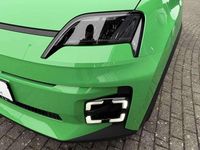 Neu Renault 5 E-Tech Evolution 89 kW (122 PS) 2026 Pop green metallic Kleinwagen