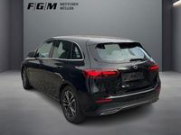 Gebraucht Mercedes B200 Progressive 163 PS (119 kW) 2024 Schwarz Van / Kleinbus