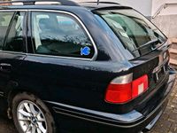 Gebraucht BMW 530 193 PS (141 kW) 2001 Schwarz Kombi