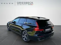 Gebraucht Volvo V60 Plus 455 PS (334 kW) 2023 Onyx black / metallic Kombi