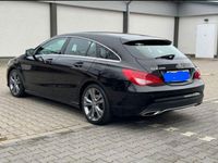 Gebraucht Mercedes CLA200 Shooting Brake 156 PS (114 kW) 2018 Schwarz Kombi