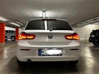 Gebraucht BMW 118 Advantage 150 PS (110 kW) 2018 Weiß Kleinwagen