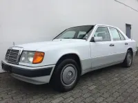 Gebraucht Mercedes E200 118 PS (86 kW) 1992 Weiss Limousine