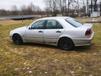 Gebraucht Mercedes C180 122 PS (89 kW) 1998 Silber Limousine
