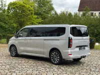 Neu Ford Tourneo Titanium 170 PS (125 kW) 2026 Silber Van / Kleinbus