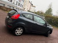 Gebraucht Ford Fiesta 81 PS (59 kW) 2010 Grau Kleinwagen