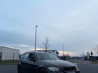 Gebraucht BMW 320 163 PS (119 kW) 2008 Schwarz Kombi