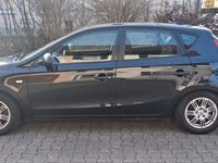 Gebraucht Hyundai i30 109 PS (80 kW) 2009 Schwarz Limousine