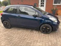 Gebraucht Toyota Yaris 69 PS (50 kW) 2010 Blau Kleinwagen