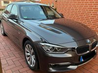 Gebraucht BMW 320 184 PS (135 kW) 2012 Braun Limousine