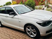 Gebraucht BMW 118 Sport Line 143 PS (105 kW) 2011 Weiß Kleinwagen