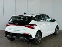 Gebraucht Hyundai i20 Comfort 101 PS (74 kW) 2024 Weiß (atlas white ) Limousine
