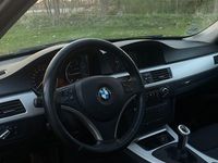 Gebraucht BMW 320 177 PS (130 kW) 2010 Schwarz Kombi