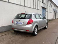 Second-hand Kia Ceed Style 109 CP (80 kW) 2008 Argintiu Hatchback