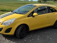 Gebraucht Opel Corsa Edition 69 PS (50 kW) 2012 Gelb Kleinwagen