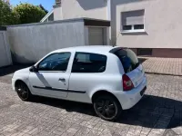 Gebraucht Renault Clio Authentique 58 PS (42 kW) 2010 Weiß Kleinwagen