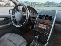 Gebraucht Mercedes A160 Avantgarde 95 PS (69 kW) 2010 Schwarz Kleinwagen