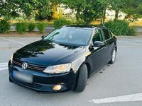 Gebraucht VW Jetta 105 PS (77 kW) 2011 Schwarz Limousine
