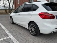 Używany BMW 225 Active Tourer 224 KM (164 kW) 2017 Biały Minivan