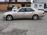 Usata Mercedes E320 224 CV (164 kW) 2000 Beige Berlina